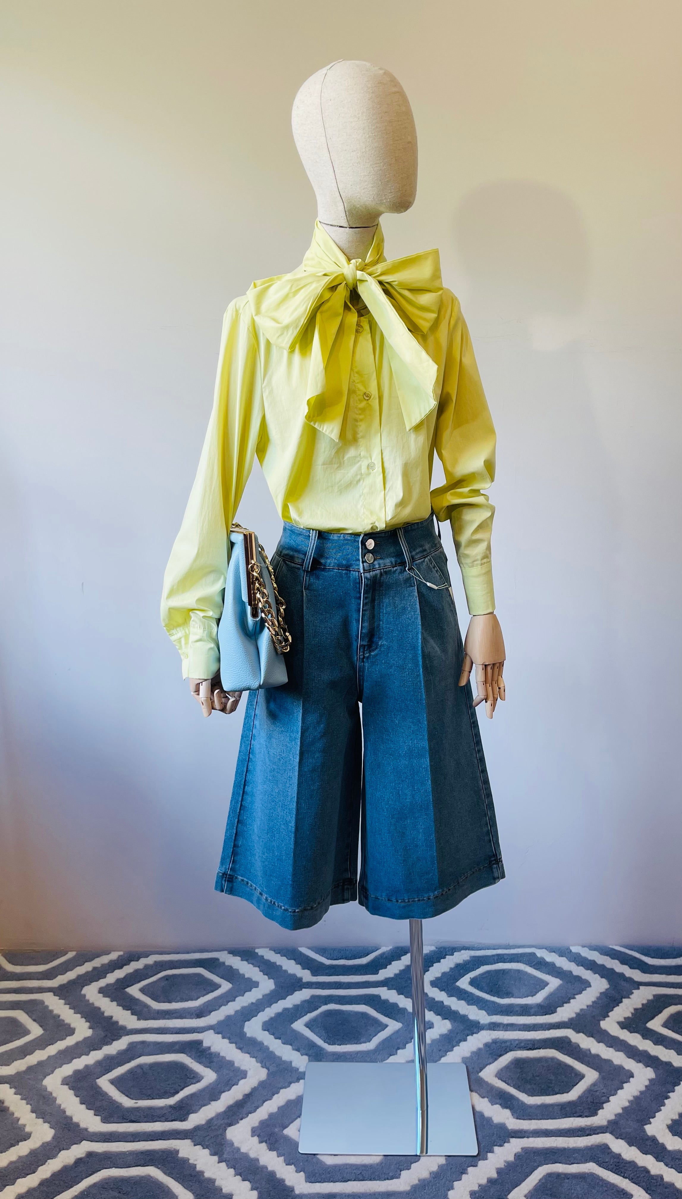 OUTFIT