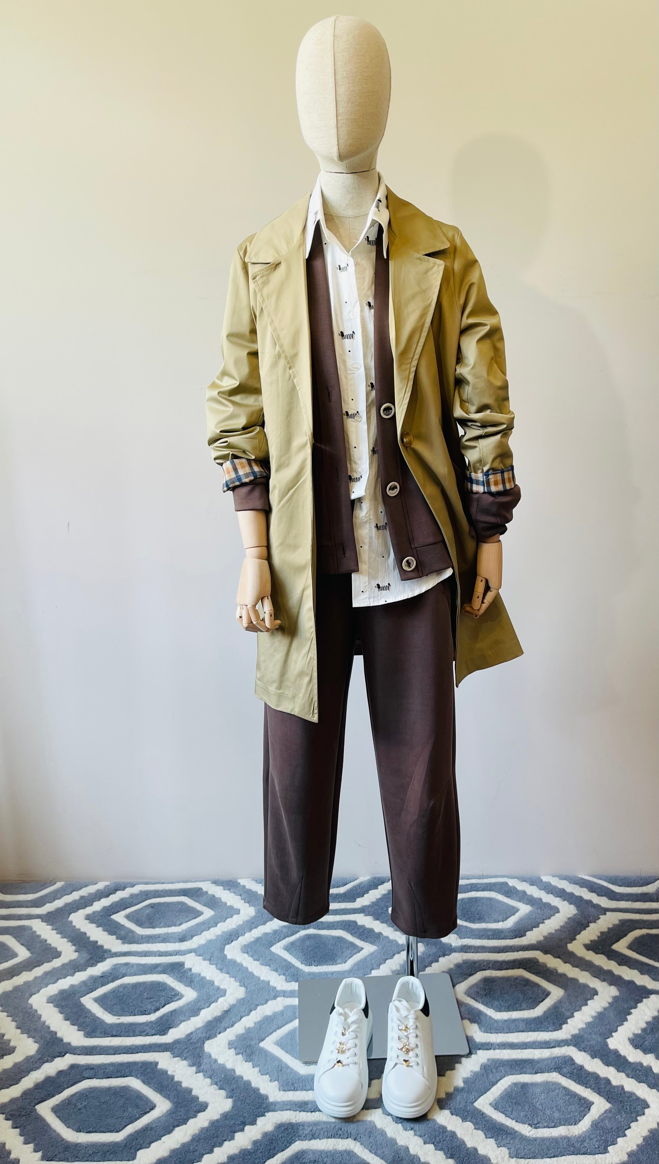 Trench Classico con Rever Stampato – Cappotto Elegante con Dettaglio Fashion