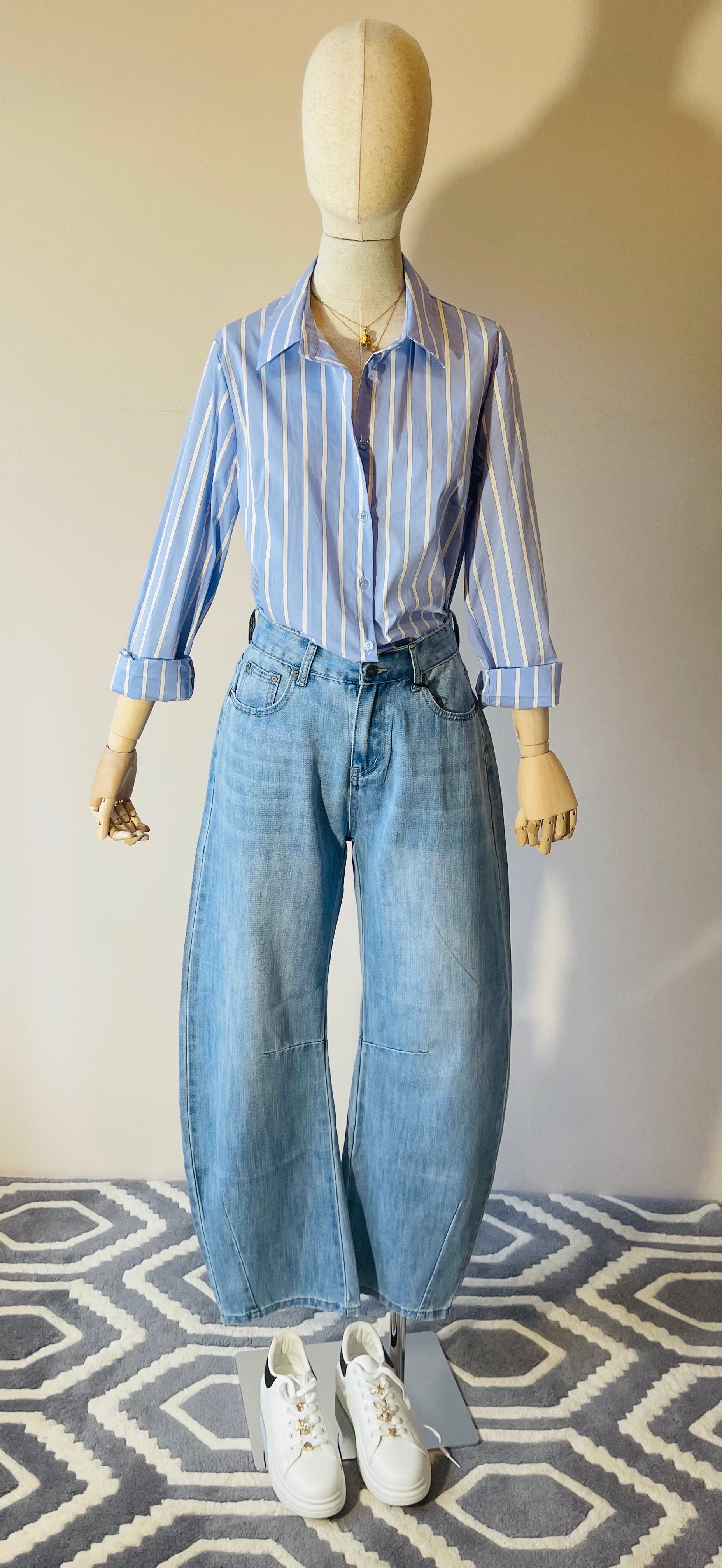 Jeans Balloon in Denim Leggero – Comfort e Stile di Tendenza